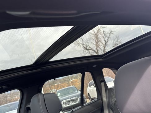 Used 2025 BMW X5 xDrive40i w/ Executive Package image 30