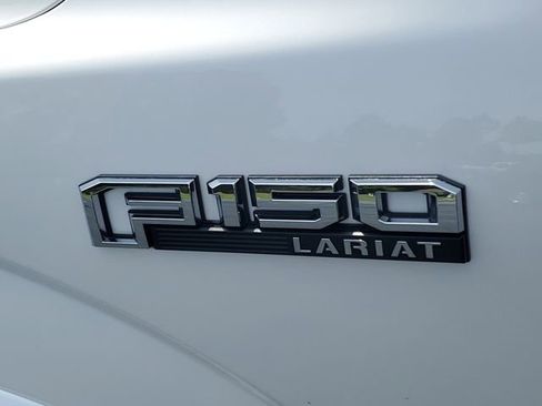 Used 2019 Ford F150 Lariat w/ Equipment Group 502A Luxury AWD/4WD image 9