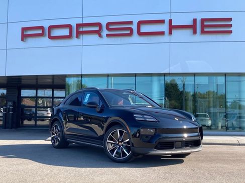 New 2025 Porsche Macan 4S Electric image 18