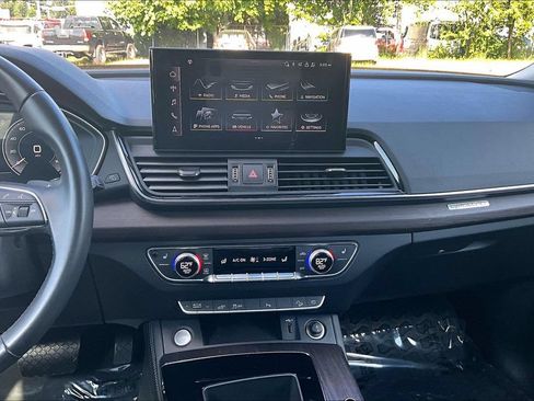 Used 2021 Audi Q5 e Premium Plus w/ Premium Plus Package AWD/4WD image 8