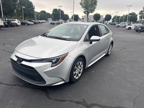 Used 2025 Toyota Corolla LE FWD image 9