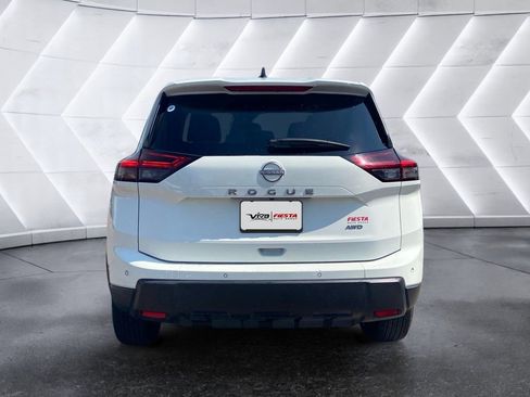 Used 2024 Nissan Rogue S AWD/4WD image 5