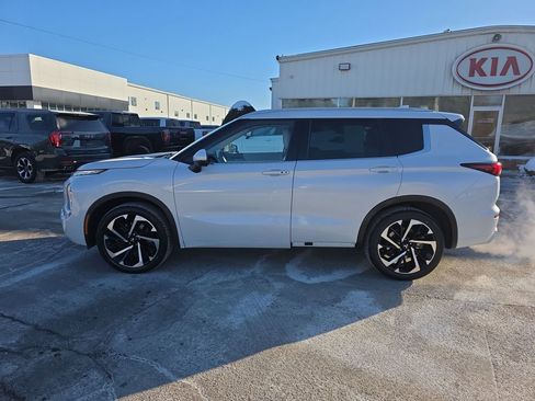 Used 2023 Mitsubishi Outlander SEL 40th Anniversary image 2