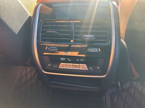 Used 2022 BMW X5 sDrive40i w/ M Sport Package image 16