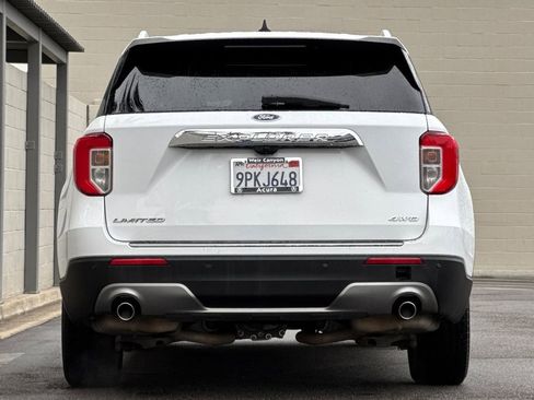 Used 2022 Ford Explorer Limited w/ Equipment Group 301A AWD/4WD image 8