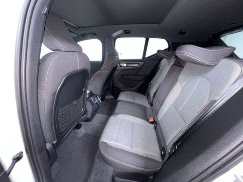 Used 2025 Volvo XC40 B5 Core image 5