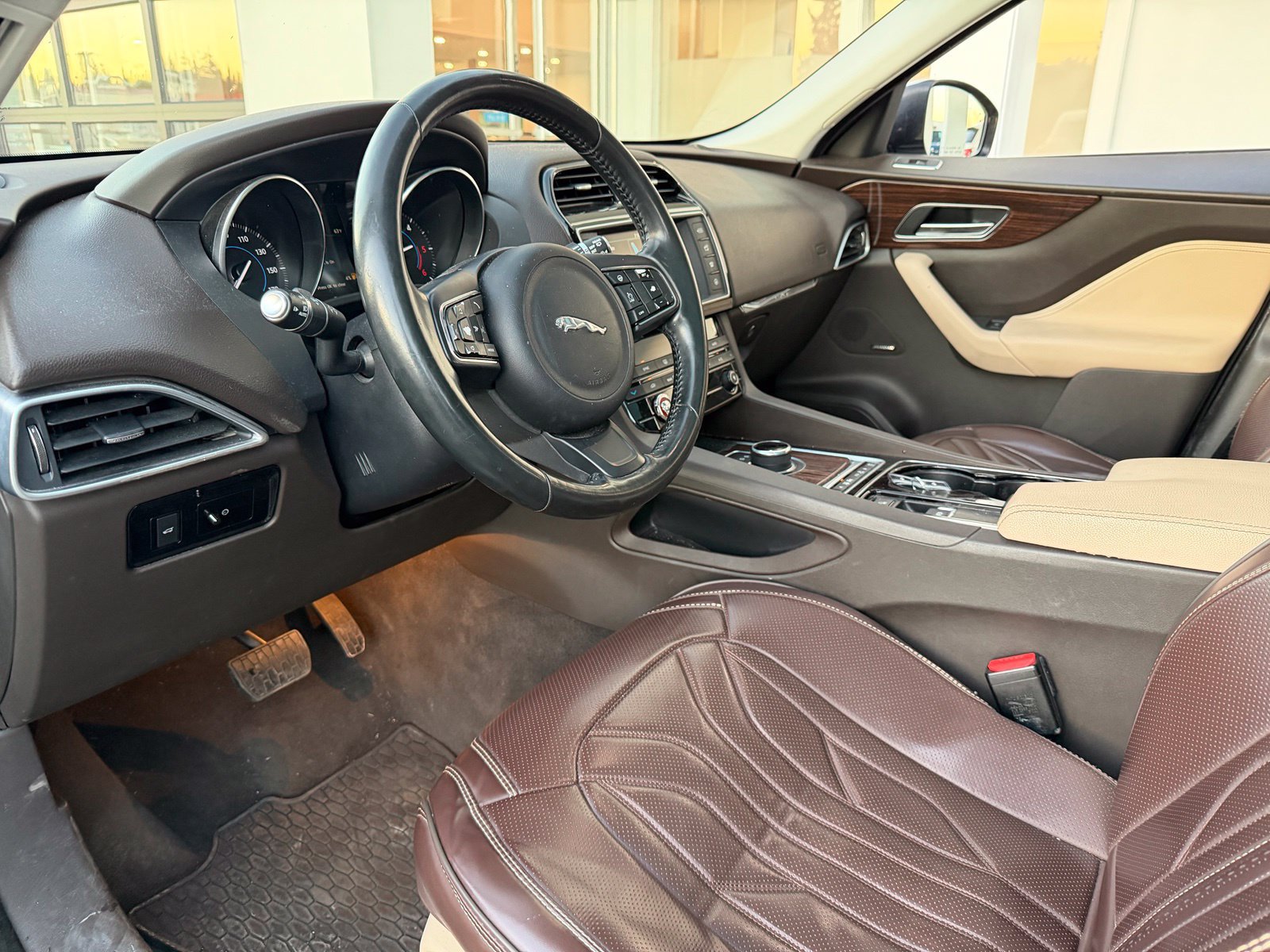 Used 2017 Jaguar F-PACE Prestige AWD/4WD image 13