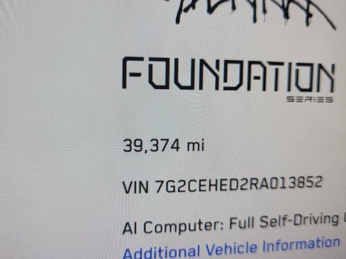 Used 2024 Tesla Cybertruck AWD Crew Cab image 4