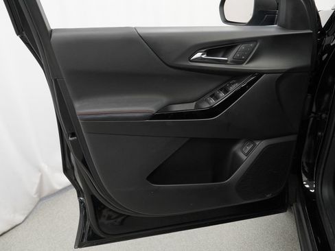 Certified 2025 Chevrolet Equinox RS w/ Safety and Technology Package FWD image 25
