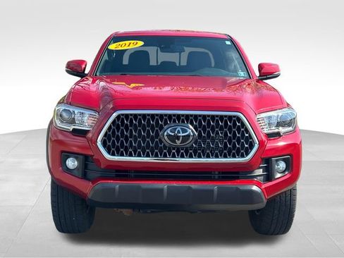 Used 2019 Toyota Tacoma TRD Off-Road AWD/4WD image 9