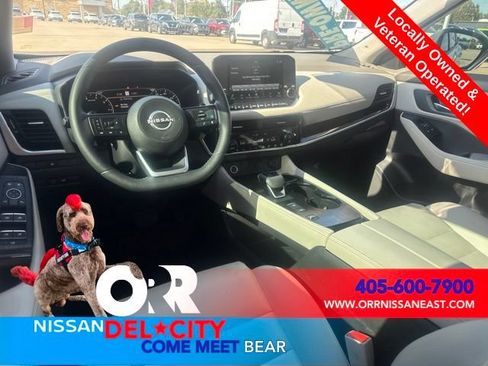 Used 2023 Nissan Rogue SL w/ SL Premium Package FWD image 13