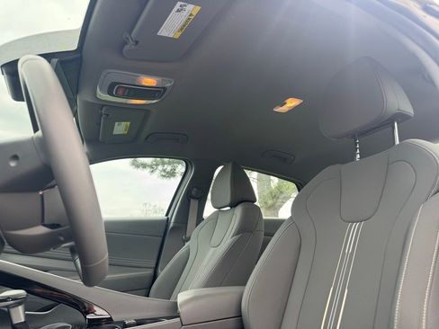 Used 2023 Hyundai Elantra SEL w/ Convenience Package image 20