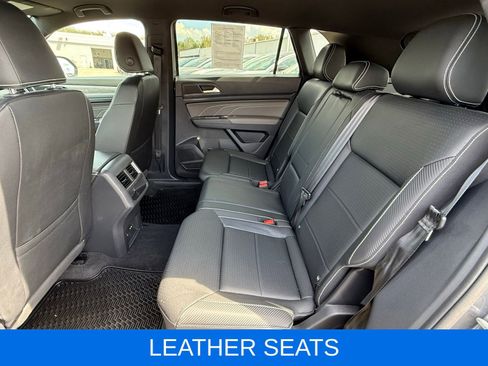 Used 2023 Volkswagen Atlas Cross Sport SE AWD/4WD image 16