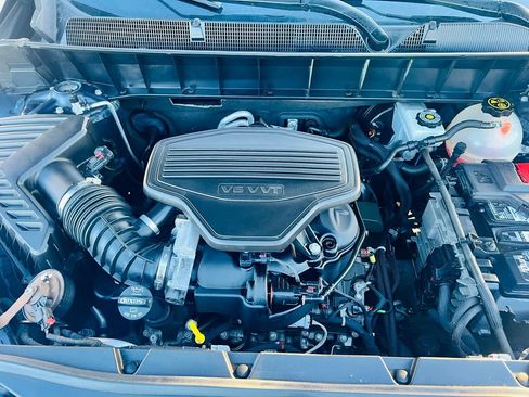 Used 2019 GMC Acadia SLE image 35