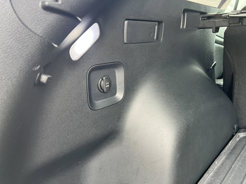 Used 2023 Kia Sportage SX image 7