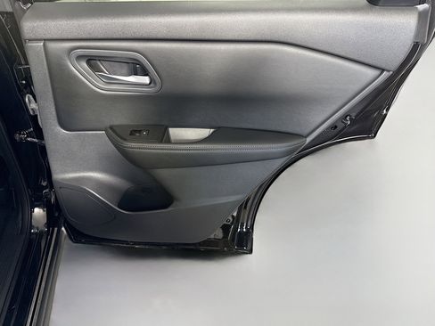 Used 2026 Nissan Rogue SV image 28