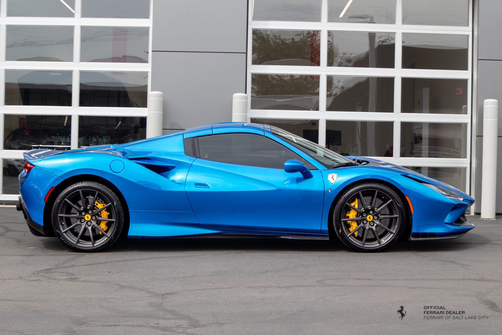 Used 2022 Ferrari F8 Tributo RWD image 8