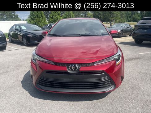 Used 2025 Toyota Corolla LE FWD image 2