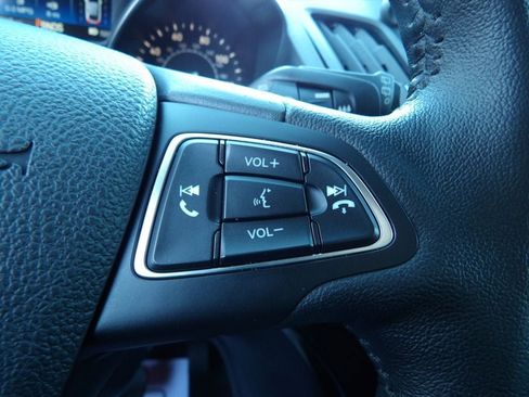 Used 2019 Ford Escape Titanium image 19