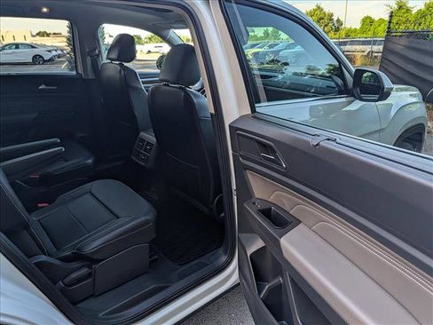 Certified 2023 Volkswagen Atlas SEL AWD/4WD image 16
