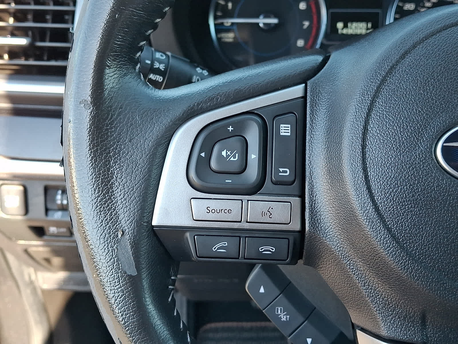Used 2017 Subaru Forester 2.5i Touring AWD/4WD image 23