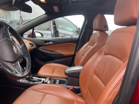 Used 2018 Chevrolet Cruze Premier image 3