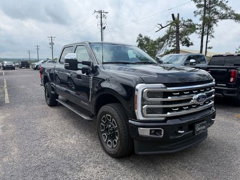 Used 2024 Ford F250 Platinum w/ FX4 Off-Road Package AWD/4WD image 1