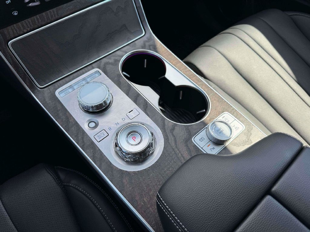 Certified 2025 Genesis GV80 2.5T Select AWD/4WD image 30