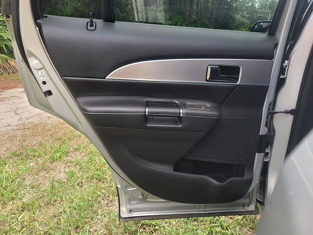 Used 2011 Lincoln MKX 2WD image 27