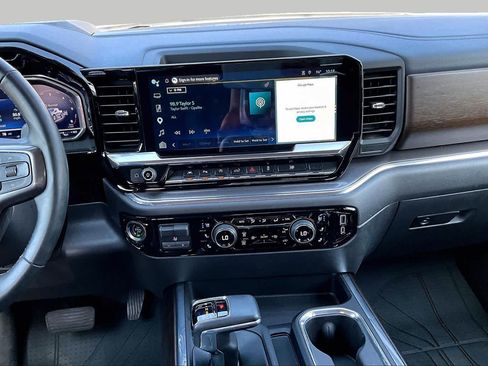 Used 2024 Chevrolet Silverado 1500 High Country w/ Technology Package AWD/4WD image 7