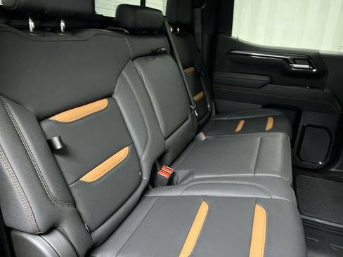Certified 2025 GMC Sierra 1500 AT4 w/ AT4 Premium Package AWD/4WD image 28