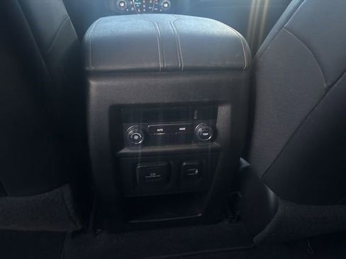 Used 2018 Chevrolet Traverse LT AWD/4WD image 26