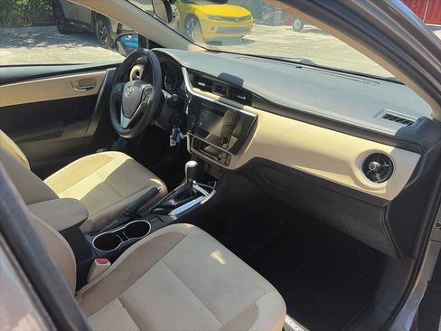 Used 2018 Toyota Corolla LE FWD image 12