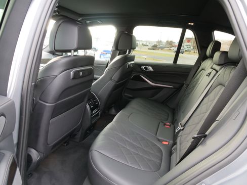 Used 2024 BMW X5 sDrive40i w/ Premium Package image 15