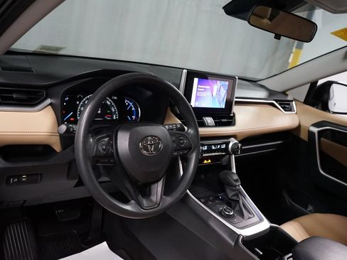 Certified 2025 Toyota RAV4 LE AWD/4WD image 11