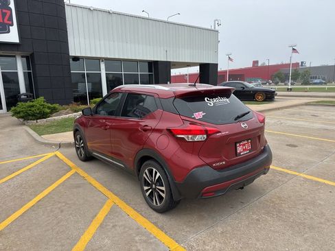 Used 2019 Nissan Kicks SR w/ SR Premium Package FWD image 12