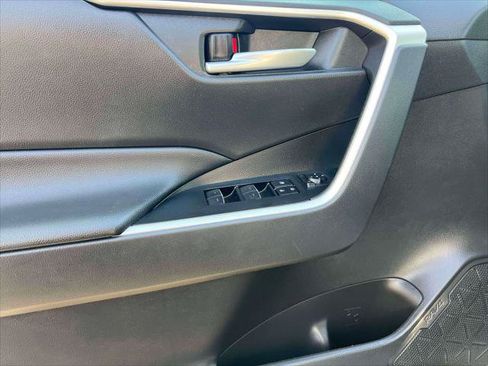 Certified 2025 Toyota RAV4 XLE AWD/4WD image 18