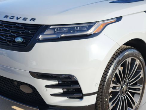 New 2026 Land Rover Range Rover Velar Dynamic SE AWD/4WD image 9