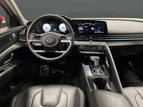 Used 2021 Hyundai Elantra Limited image 5