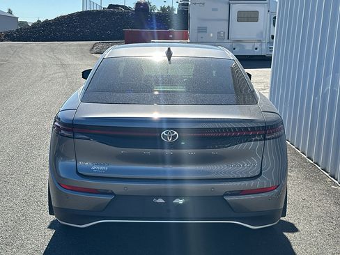 Certified 2023 Toyota Crown Platinum AWD/4WD image 6