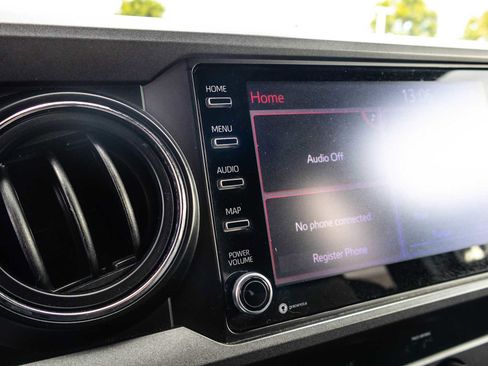 Certified 2020 Toyota Tacoma TRD Off-Road image 38