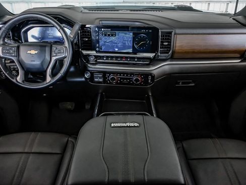 Used 2025 Chevrolet Silverado 3500 High Country w/ High Country Premium Package image 13