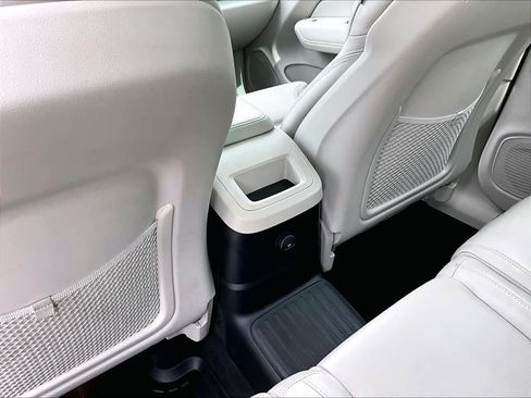 Used 2021 Volvo XC60 T8 Inscription w/ Advanced Package image 36