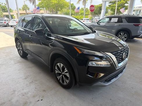 Used 2021 Nissan Rogue SV FWD image 4