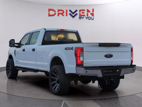 Used 2018 Ford F250 XL w/ Power Equipment Group image 3