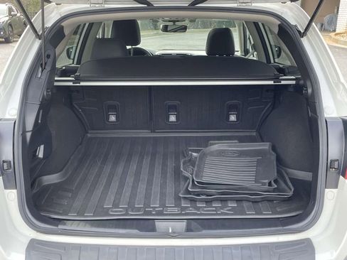 Used 2019 Subaru Outback 3.6R Limited w/ Popular Package #2 image 10