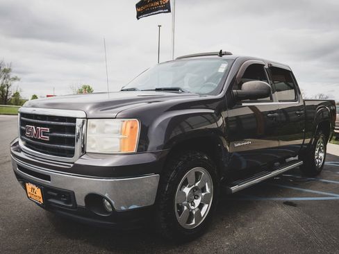 Used 2011 GMC Sierra 1500 SLE w/ Power Tech Package AWD/4WD image 14