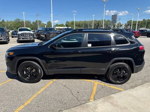 Used 2023 Jeep Cherokee Altitude Lux w/ Lux Elite Package AWD/4WD image 8