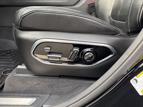 Used 2021 Jeep Grand Cherokee L Overland w/ Luxury Tech Group IV image 20