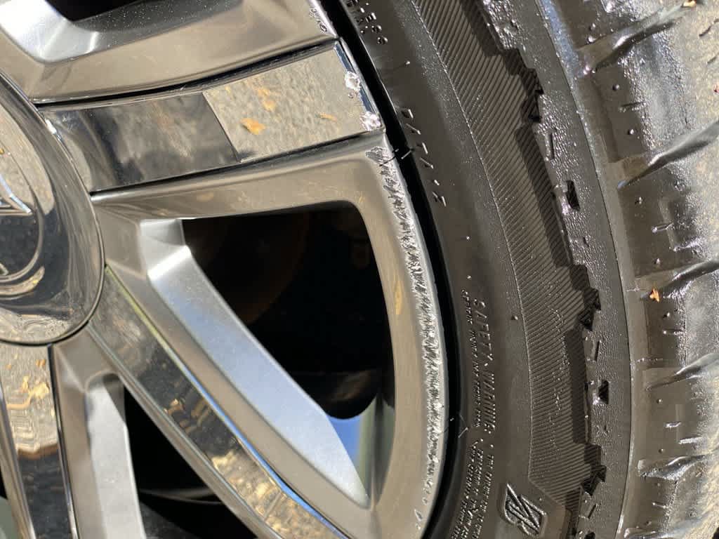 Used 2019 Cadillac Escalade Premium Luxury AWD/4WD image 28